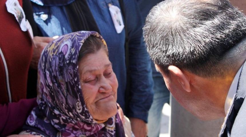 Şehit Astsubay &Ouml;mer Halisdemir&rsquo;in Annesi Vefat Etti
