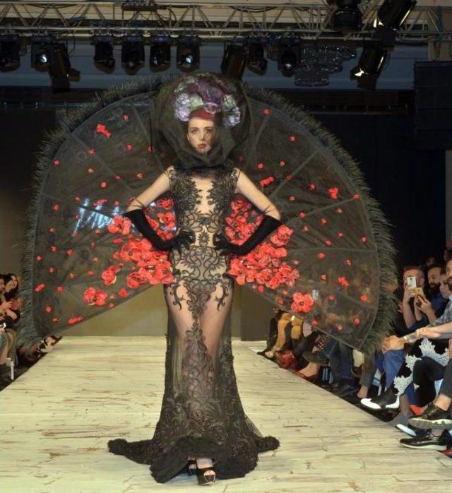 İzmir Fashion Week'e Transparan Veda