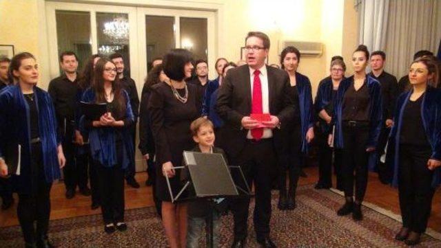 Çek Cumhuriyeti Büyükelçiliği'nde Klasik Müzik Dinletisi