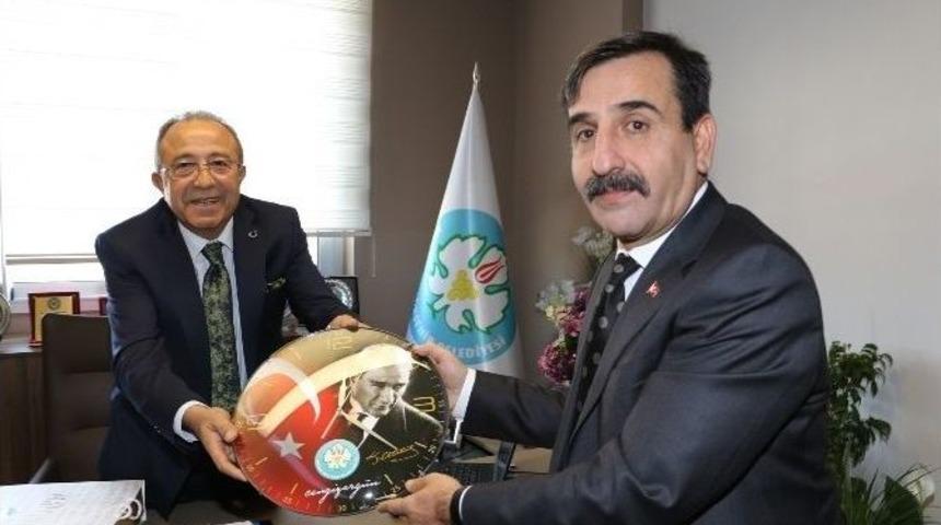 T&uuml;rk Sağlık Sen Genel Başkanı Kahveci Manisa&rsquo;da