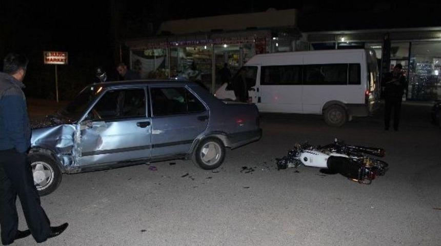 Otomobille Motosiklet &Ccedil;arpıştı: 1 Yaralı