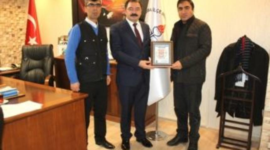 Abb&rsquo;den M&uuml;d&uuml;r Ceylani&rsquo;ye Başarı Belgesi