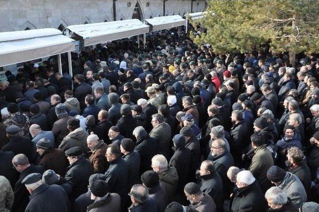 Kalp Krizinden Vefat Eden Özel Harekat Polisi Son Yolculuğuna Uğurlandı