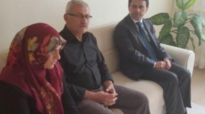 Vali Aktaş, Şehit Ailesini Ziyaret Etti