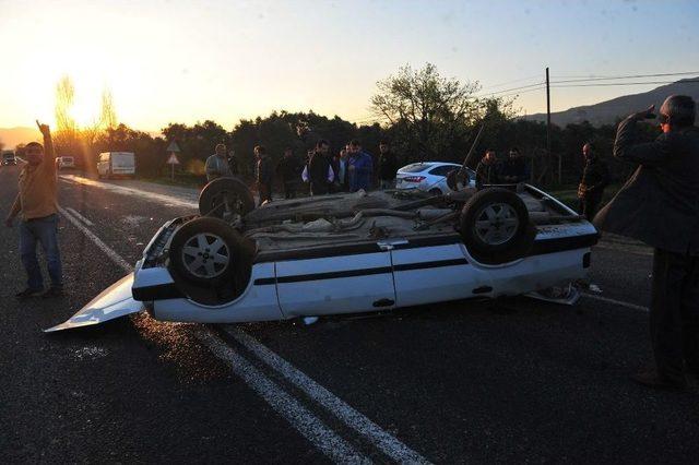 Bursa’da Feci Kaza...takla Atan Otomobilde 2 Genç Yaralandı