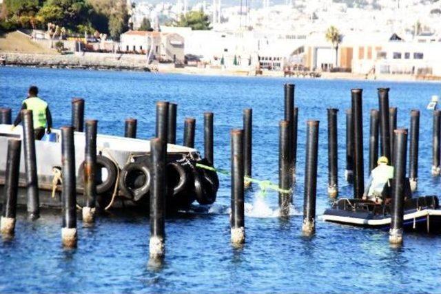 Bodrum'da Kaçak Iskelenin Kazıkları Sökülüyor