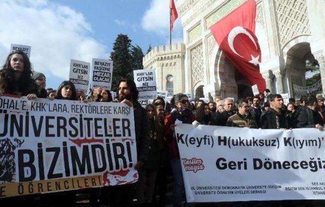 Beyazıt Meydanı'nda Ohal Ve Khk'lara Karşı Eylem