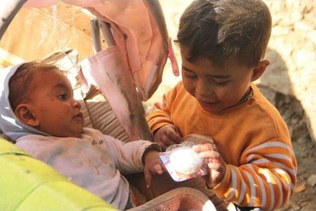 İzmir Büyükşehir'den Mülteci Çocuklara Süt Desteği