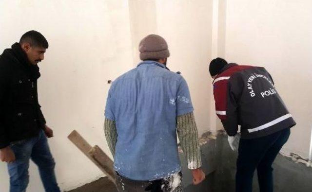 İnşaatta Boşluğa D&uuml;şen Iş&ccedil;i Yaralandı 1