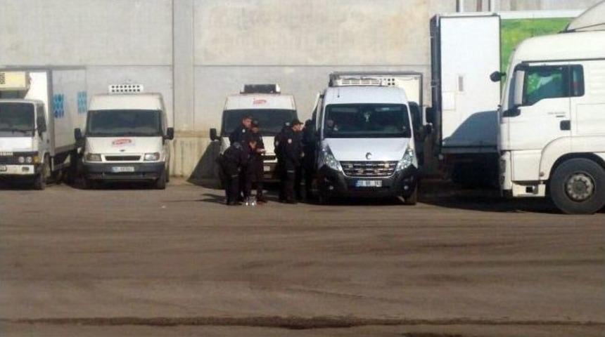 &Uuml;nl&uuml; S&uuml;t Firmasına Fet&ouml; Operasyonu: 17 G&ouml;zaltı