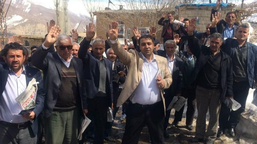 Referandum İ&ccedil;in Kara &Ccedil;amura Aldırmıyorlar