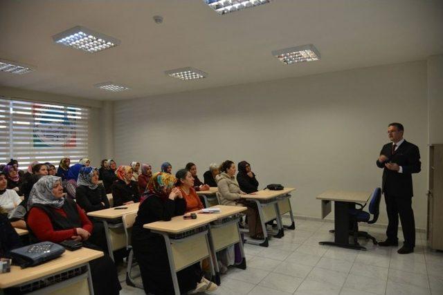 Melikgazi Belediyesi Sağlık Söyleşileri İle Bilgilendiriliyor