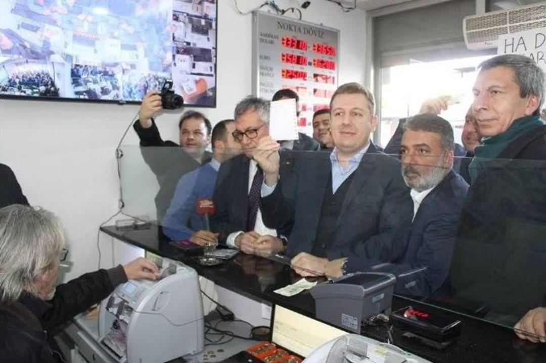 Ak Partili Denizli Teşkilatından 2023&rsquo;l&uuml; Dolar G&ouml;ndermesi