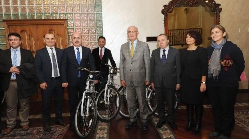 B&uuml;y&uuml;kşehire Bin 200 Bisiklet