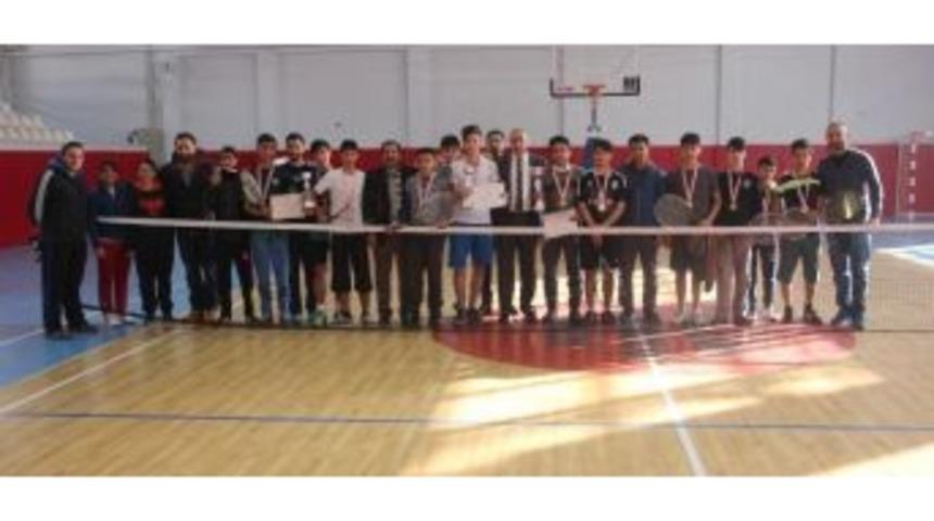 Hakkari&rsquo;de Voleybol M&uuml;sabakaları