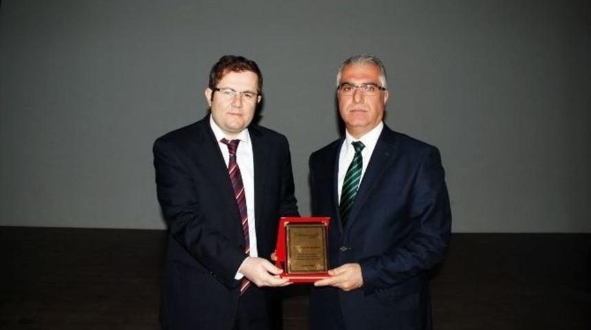 D&uuml;nya İnsan Hakları G&uuml;n&uuml; Konferansı