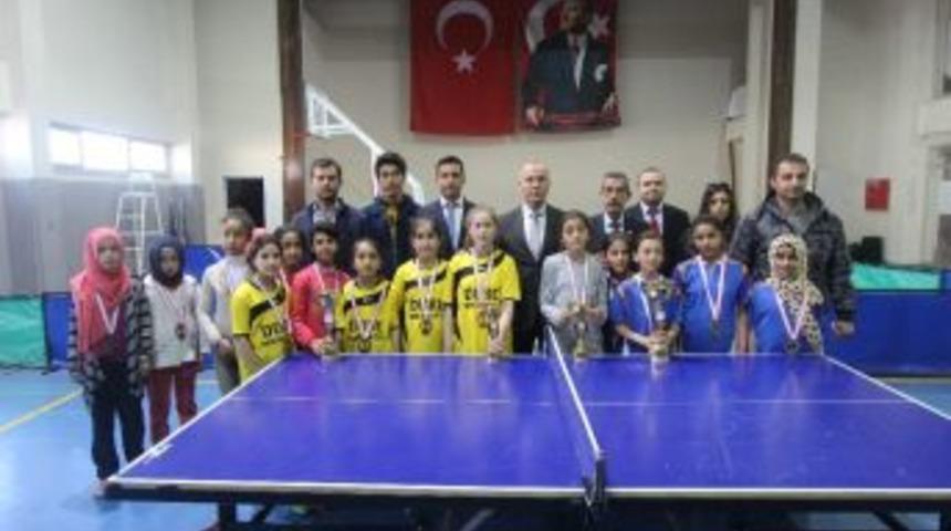 K&uuml;&ccedil;&uuml;klerde Masa Tenisinin Şampiyonları Belli Oldu