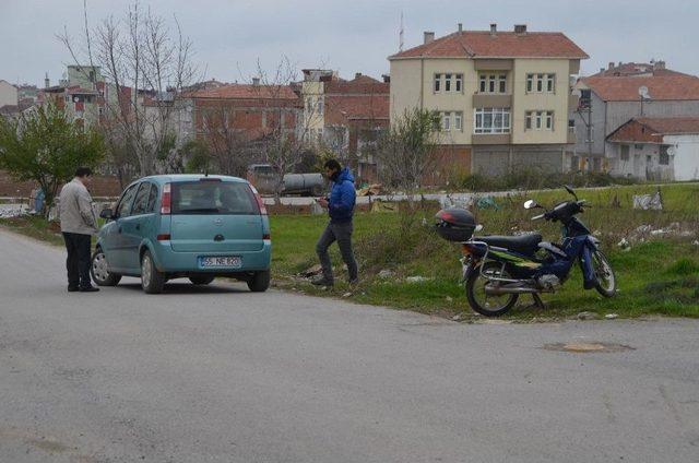 Motosikletin Çarptığı Yaya Yaralandı