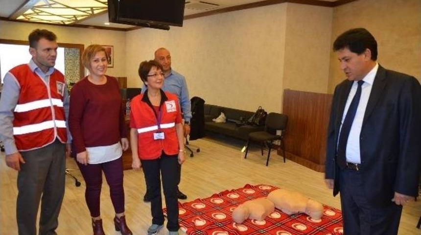 Kemer Belediye Personeline İlk Yardım Kursu