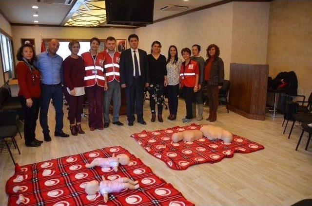 Kemer Belediye Personeline İlk Yardım Kursu