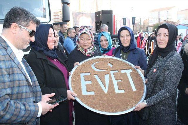 Ataşehirli Kadınlardan Un Helvalı ‘evet’