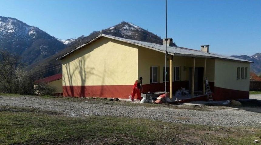 Kabad&uuml;z&rsquo;de Okul Tamir Ediliyor