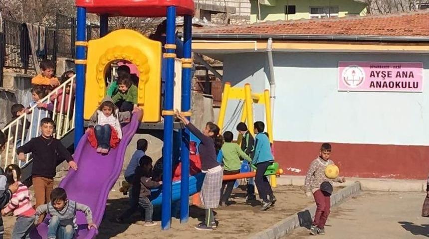 Hani&rsquo;de &Ccedil;ocukların Y&uuml;zleri G&uuml;l&uuml;yor