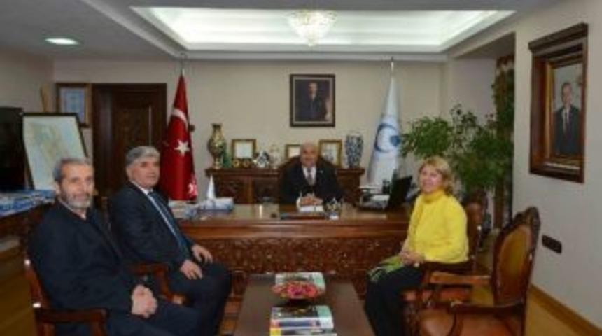 Kadın Hastalıkları Ve Doğum Ana Bilim Dalı Profes&ouml;r&uuml; Prof. Dr. Şimşek G&ouml;reve Başladı