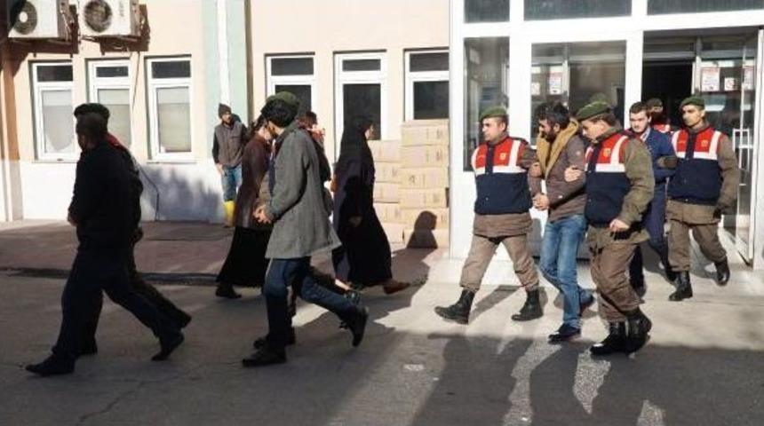 Keşan&rsquo;Da G&ouml;&ccedil;men Ka&ccedil;ak&ccedil;ılarına Operasyon: 4 G&ouml;zaltı