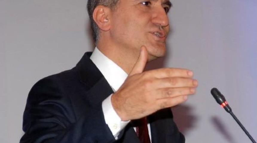 Sağlık Bakanlığı M&uuml;steşarı G&uuml;m&uuml;ş: Yılda 5 Milyar Dolarlık Tıbbi Sarf Malzemesi Alınıyor