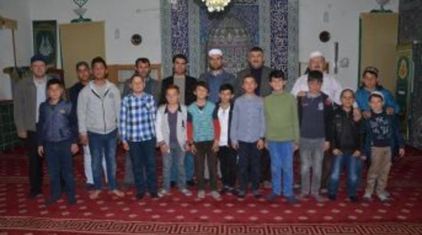 G&uuml;ny&uuml;z&uuml;&rsquo;nde Regaib Kandili Programı