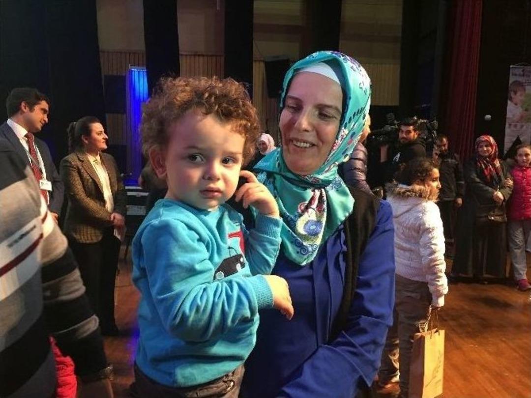 İlk Kez Duyan K&uuml;&ccedil;&uuml;k Kızın Tepkisi Duygulandırdı