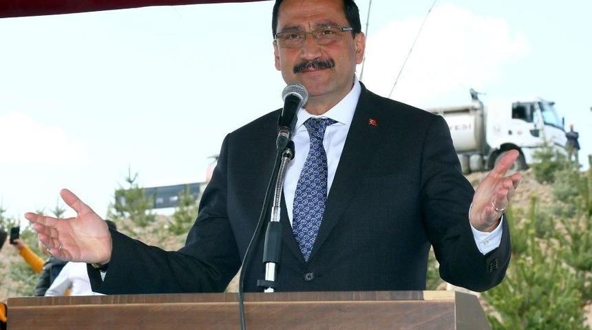 Keçiören’de 2 Bin 23 Ağaç Daha Toprakla Buluştu