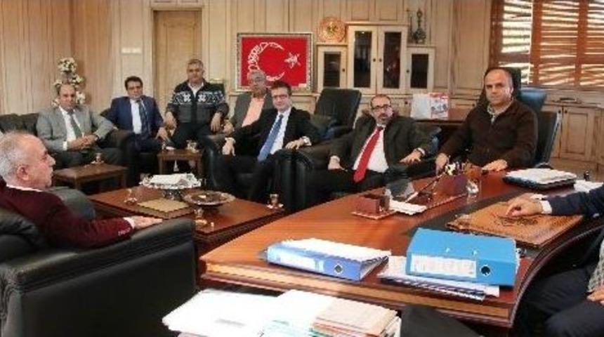 Rekt&ouml;r G&uuml;r&rsquo;e Elazığlılardan Ziyareti