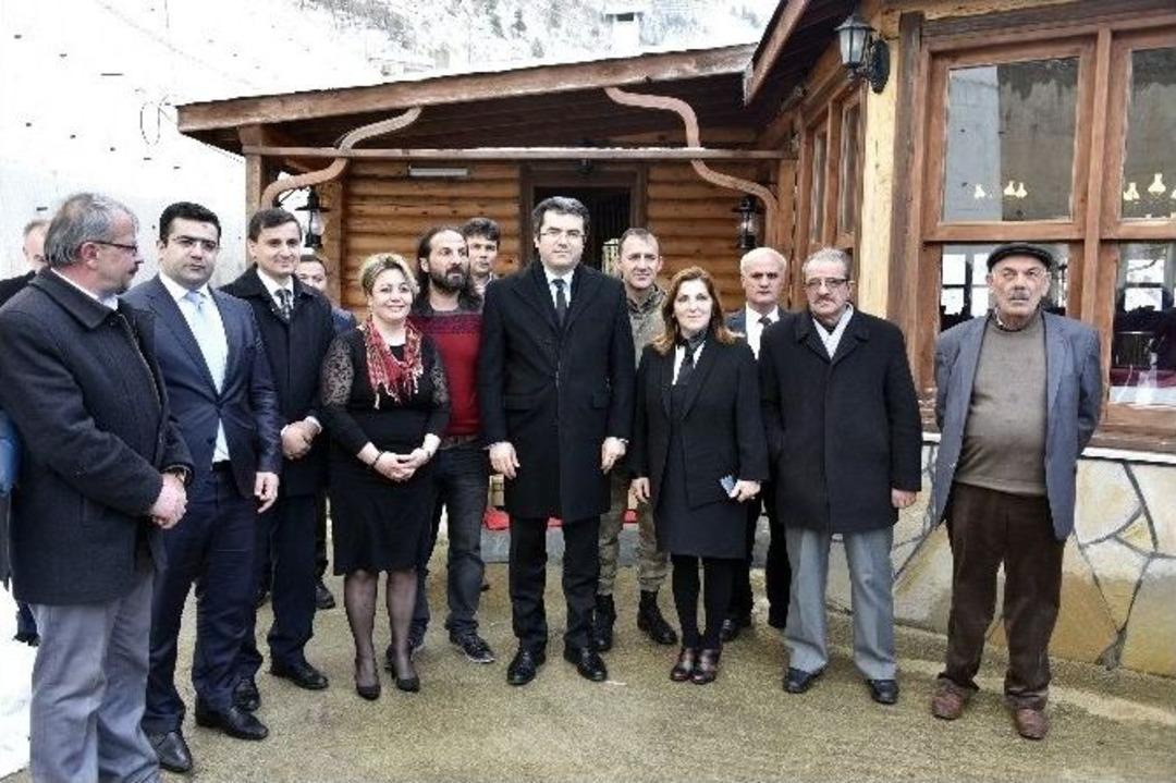 Vali Memiş &Ouml;zk&uuml;rt&uuml;n&rsquo;de