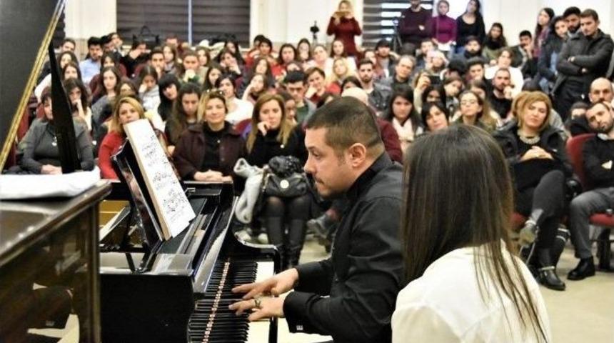 Gen&ccedil; Yeteneklerin Piyano Performansı