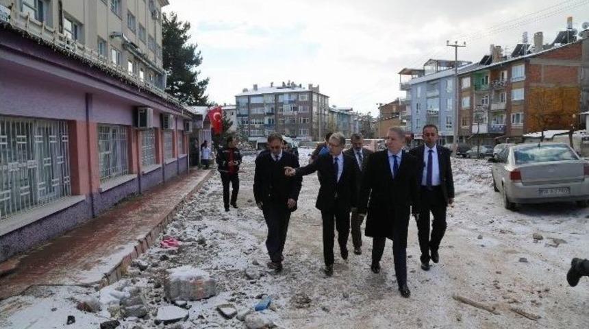 Vali G&uuml;l, Numune Hastanesi&rsquo;ndeki Yıkım &Ccedil;alışmalarını İnceledi