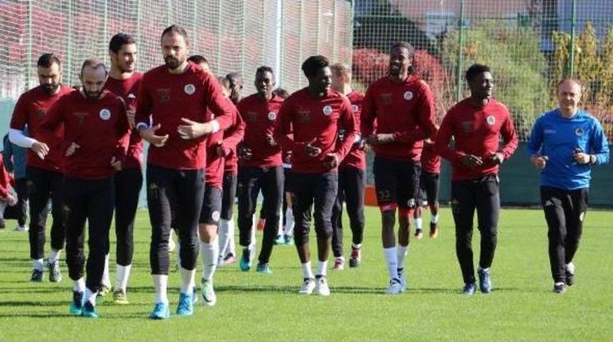 Aytemiz Alanyaspor'da Kardemir Karab&uuml;kspor Hazırlıkları S&uuml;r&uuml;yor