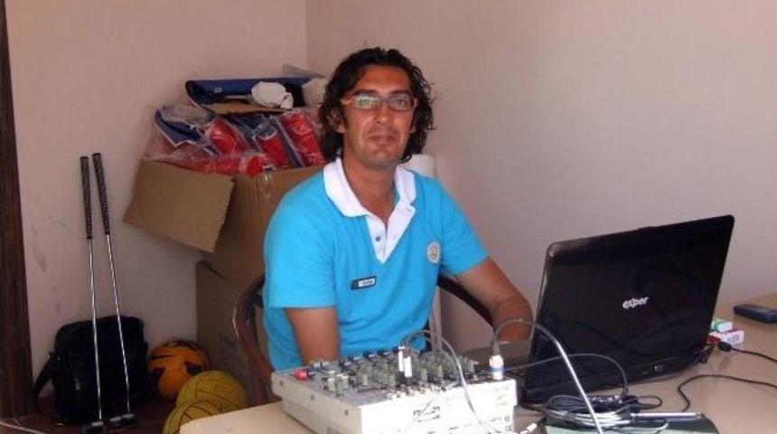 Animat&ouml;r Bileklerini Keserek İntihar Etti