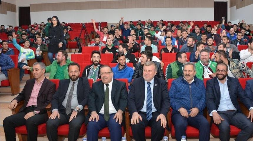 Sel&ccedil;uksem&rsquo;den Trib&uuml;nlerde &Ouml;fke Kontrol&uuml;ne Y&ouml;nelik Eğitim