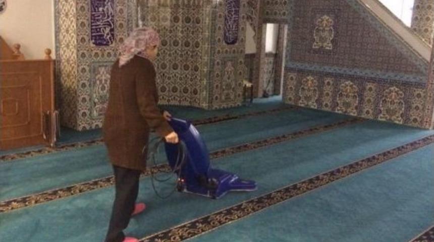 Kemer&rsquo;de Camilerde Temizlik