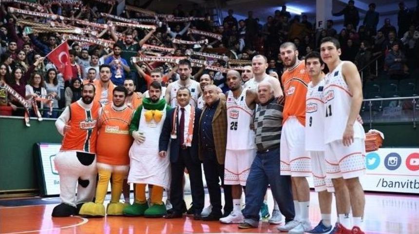 Kaymakam Sonel, Banvit Taraftarıyla Bütünleşti