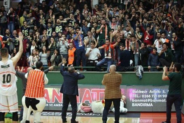 Kaymakam Sonel, Banvit Taraftarıyla Bütünleşti