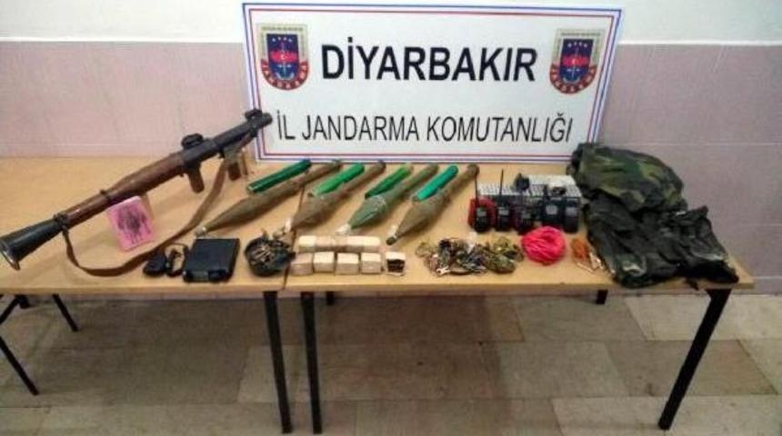 &Ccedil;ermik'te Pkk'ya Ait Silah Ve M&uuml;himmat Bulundu