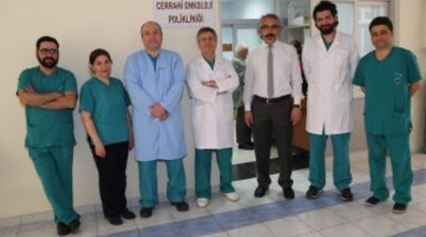 Er&uuml;&rsquo;de Kanser Hastalarının Ameliyatları Onkolojik Cerrahlar Tarafından Yapılıyor