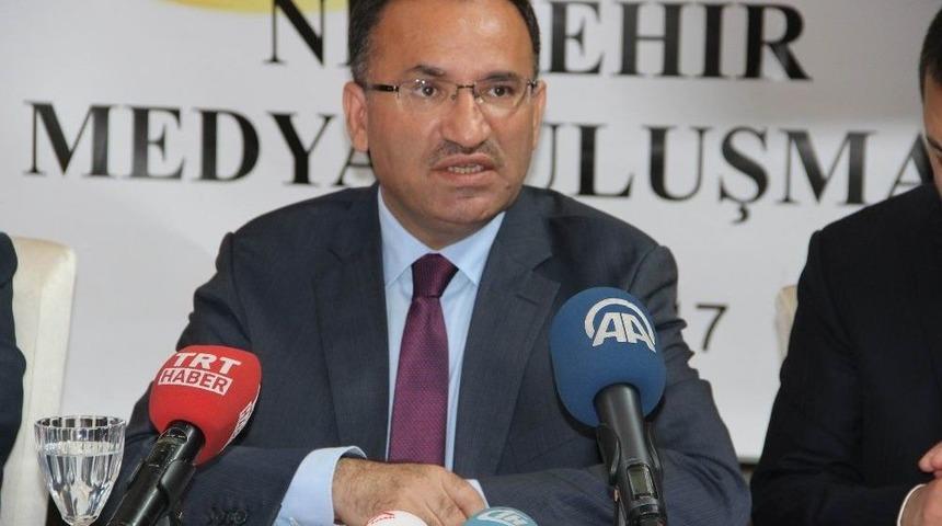 Bakan Bozdağ, "abd B&uuml;y&uuml;kel&ccedil;iliği Ka&ccedil; T&uuml;rk Vatandaşını &rsquo;vizeniz İptal&rsquo; Diye Aradı?"