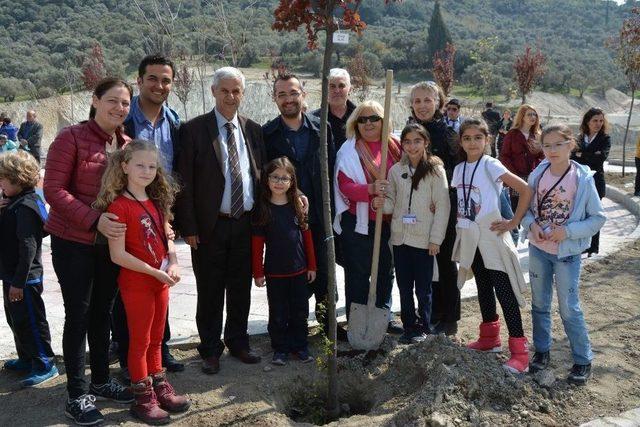 Söke’de Çocukların İsimlerini Taşıyan Ağaçlar Dikildi