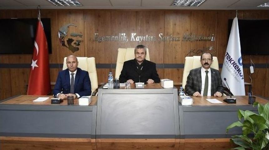 Ak Parti Heyeti Tekkek&ouml;y Belediye Binasını Gezdi