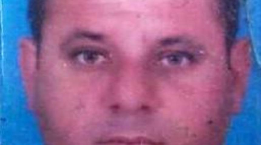 Kazada Sıkışan Sürücüyü Kurtarmak Için Seferber Oldular (2)