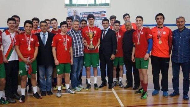 Karşıyaka Belediyespor Yıldız Hentbolde Yenilmeden Şampiyon